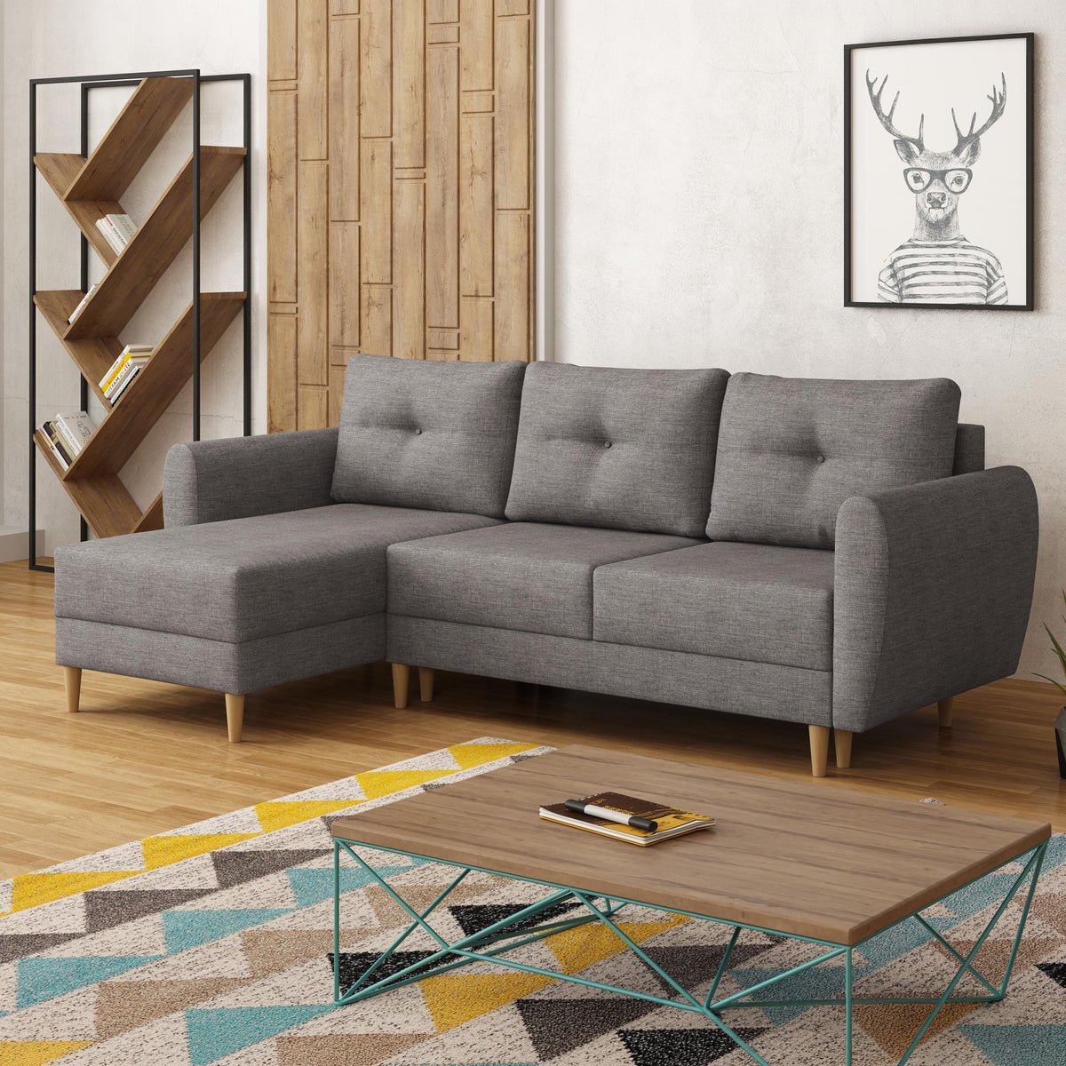 Ecksofa Harmi Silbernebel (SAWANA 05) im skandinavischen Wohnzimmer mit Couchtisch, Récamiere links