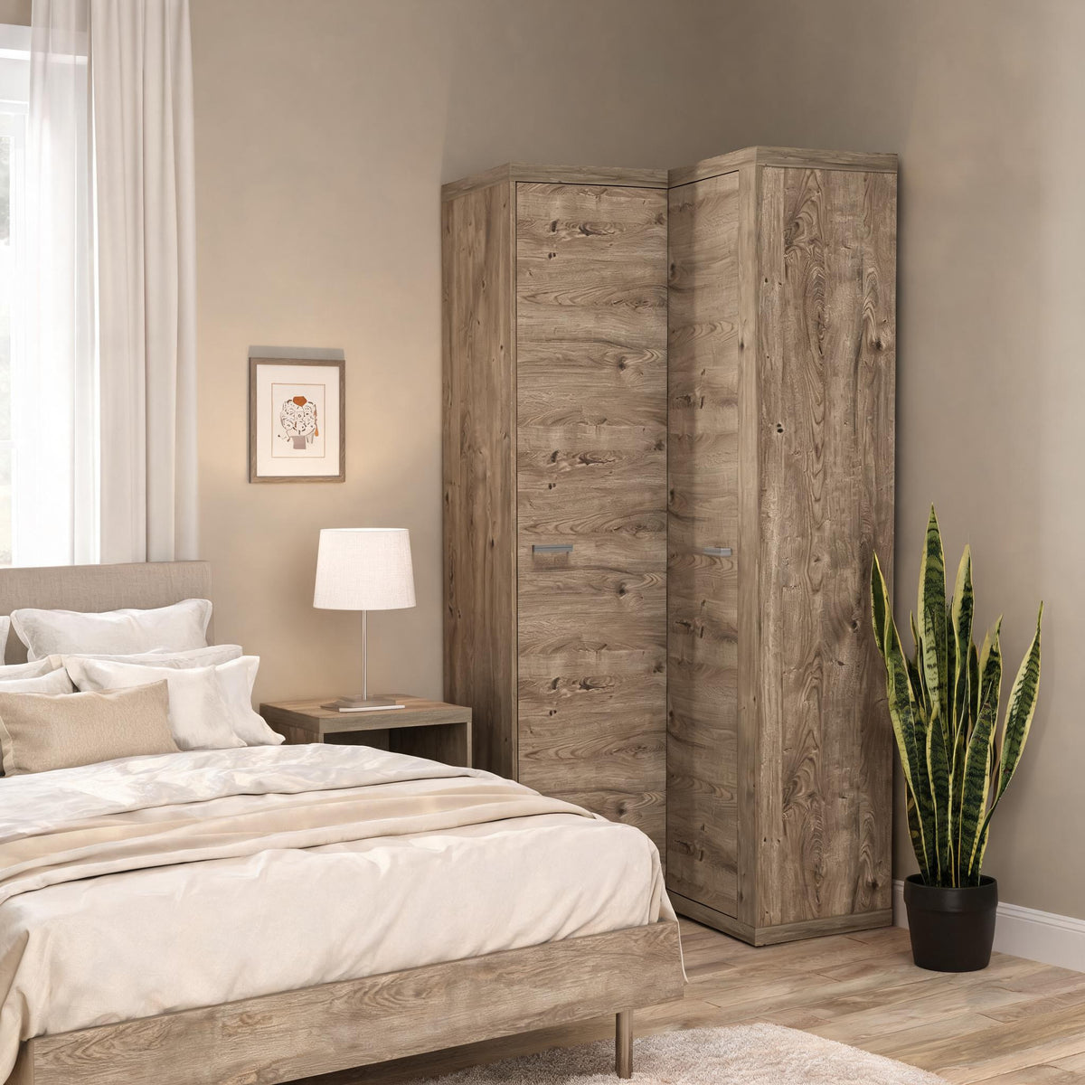 Eckkleiderschrank Korin 109x201 in der Ecke eines Schlafzimmers neben Bett und Nachttisch – Eckschrank fürs Schlafzimmer