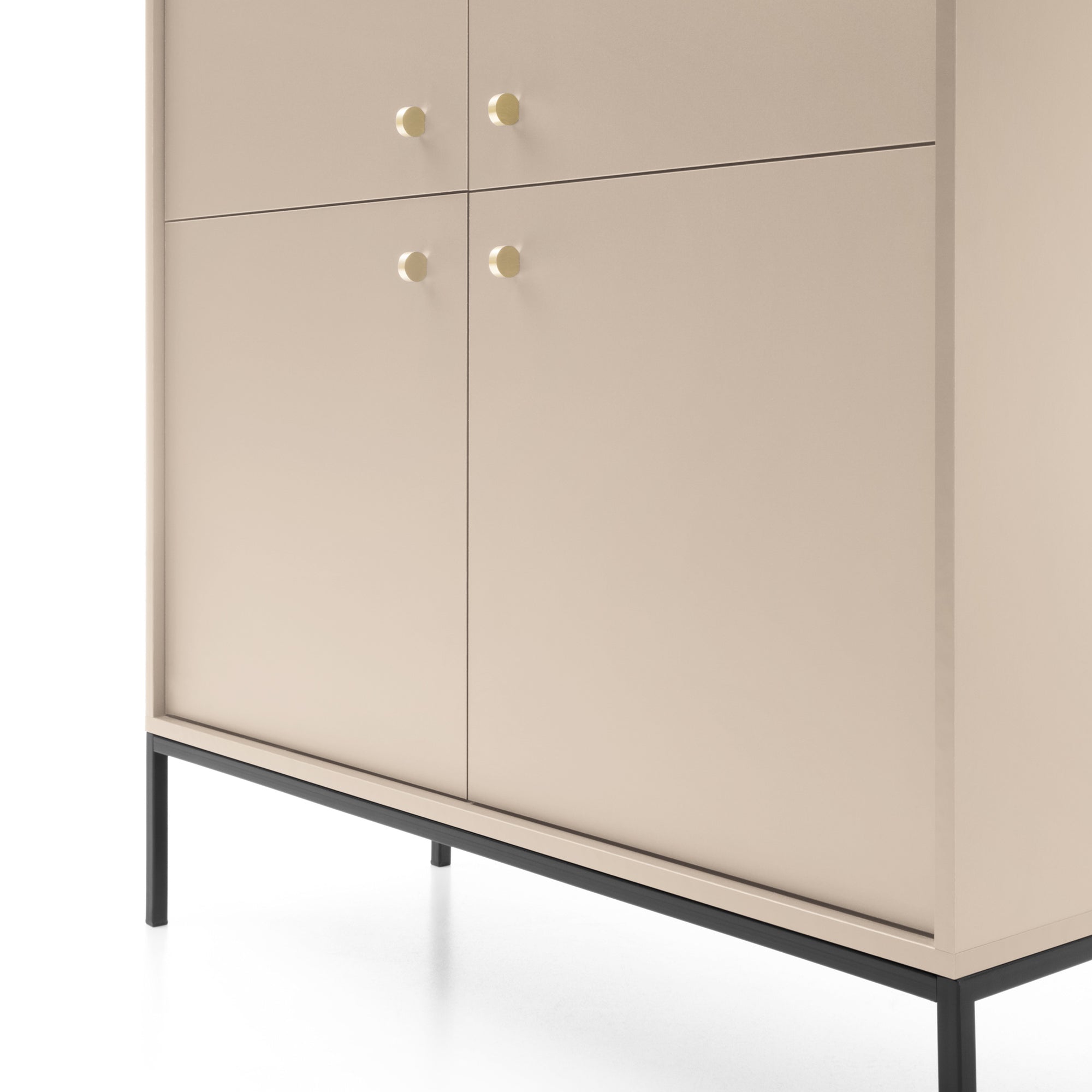 Komoda 104x126 w stylu vintage - cztery drzwi, złote uchwyty, metalowe nogi | Kviat
