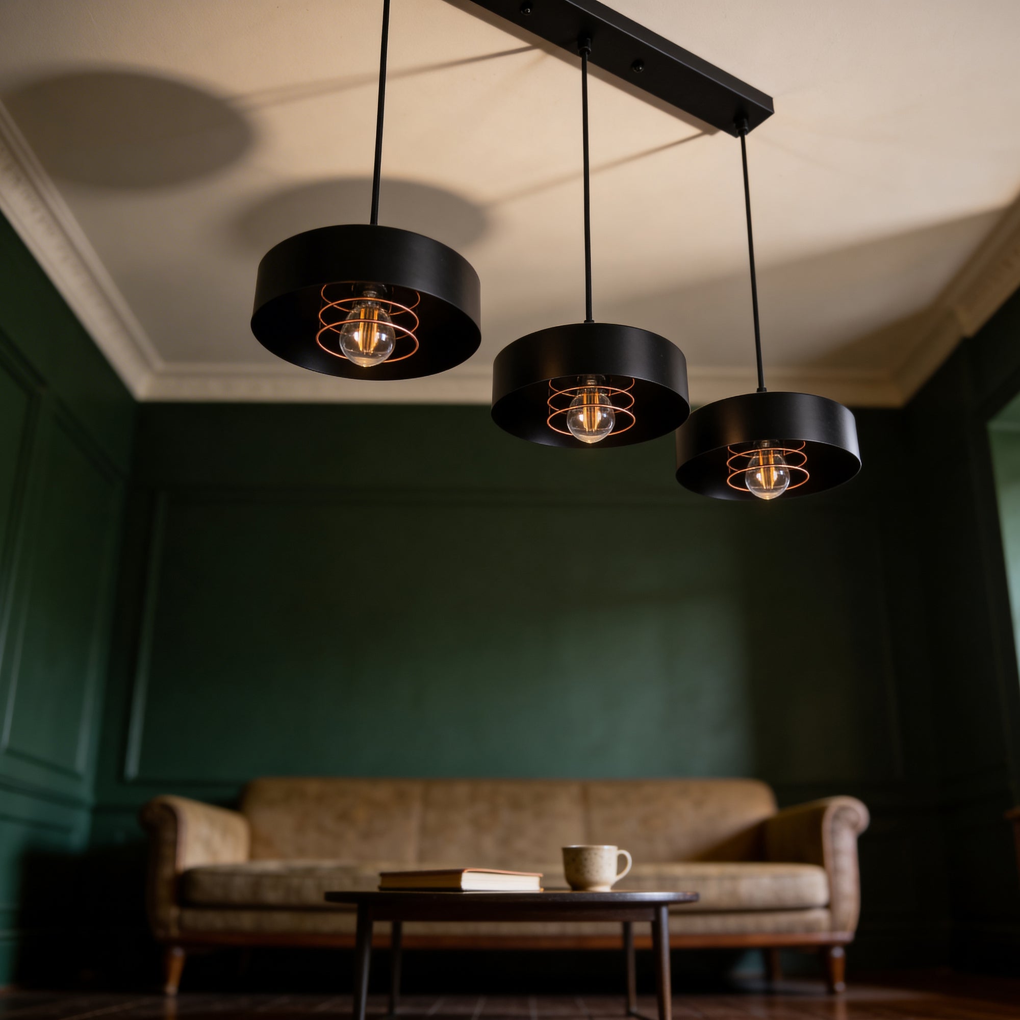 Lampa wisząca 3-punktowa w stylu industrialnym – czarne cylindryczne klosze, oprawki E27 | Spirra