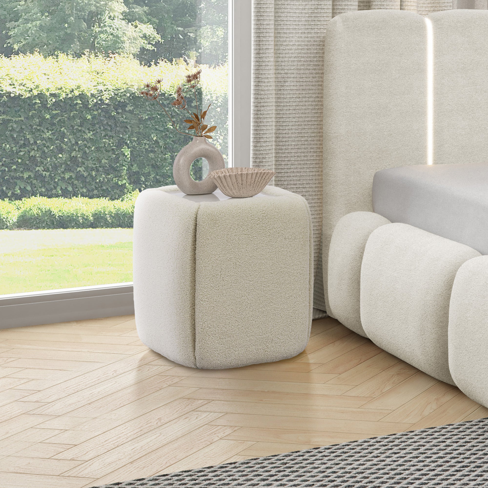 Stolik nocny 50x55 bez szuflad w stylu minimalistycznym - tapicerowany, szklany blat | Neria