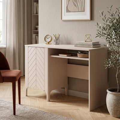 Schreibtisch EKLIPSO 135x78 mit Schrankfach im modernen Stil, Farbe Kaschmir – im Interieur | Pillovely