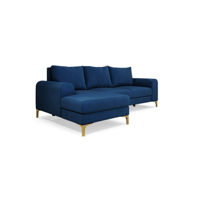 Ecksofa Arpelo 245x145 linksseitig Nachtsaphir (MANILA 26) auf goldenen Füßen – Ecksofa mit Schlaffunktion Schrägansicht