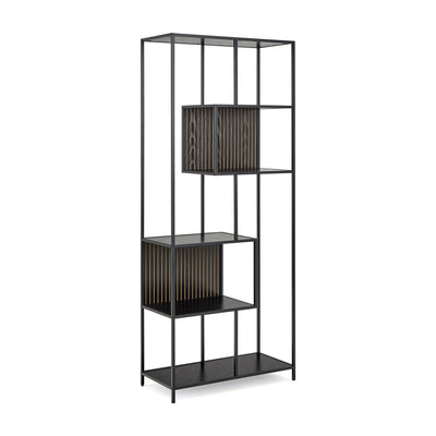 Regal „Skeleto“ 77 x 185, schwarze Melaminbeschichtung – Schrägansicht auf den Stahlrahmen und die beiden asymmetrischen Fächer, Bücherregal