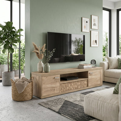 TV-Schrank Korin 196x51 im Wohnzimmer mit grüner Wand und großen Fenstern – langer TV-Schrank fürs Wohnzimmer