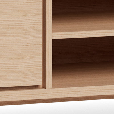 TV-Schrank Lurisse 160 x 50, gebleichte Eiche – Nahaufnahme der Maserung des Furniers, der Schubladenfront und des Einlegebodens in der Nische