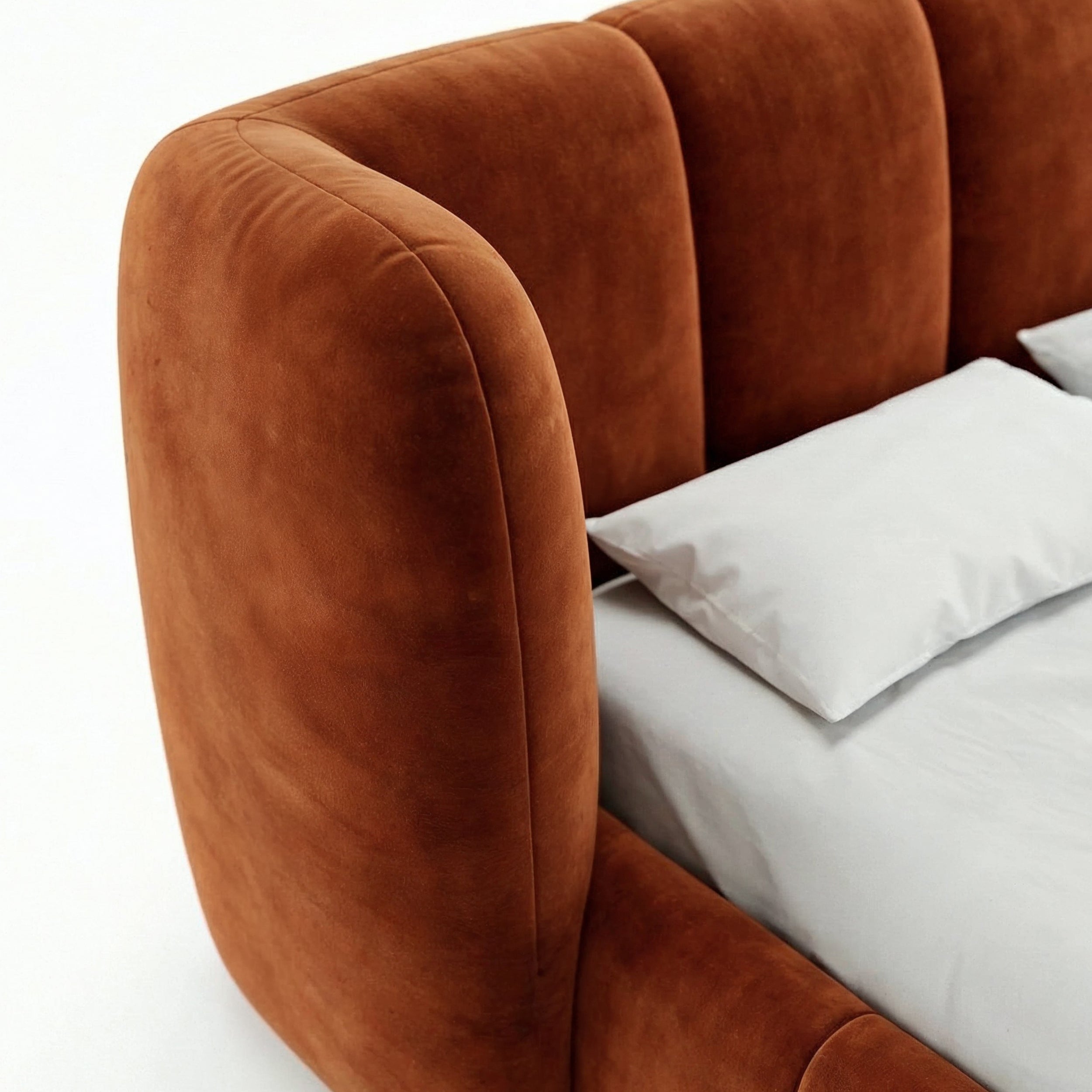 Polsterbett mit vertikaler Steppung und Bettkasten im Soft-Modern-Stil | Ventara